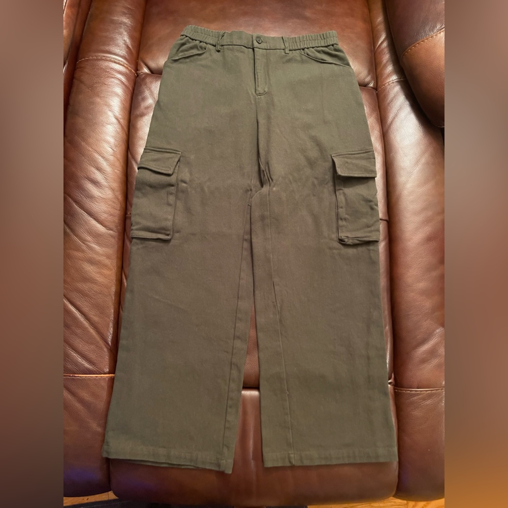 SHEIN size large cargo pants in army green